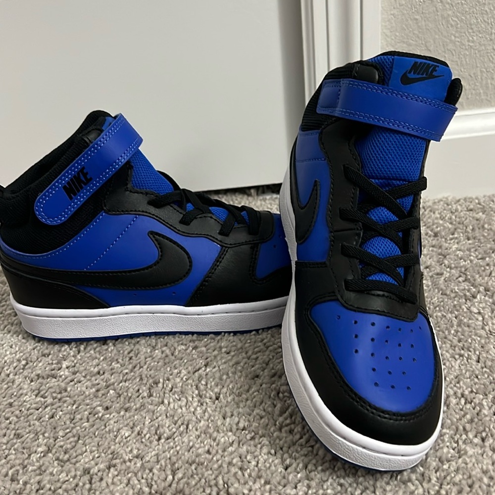 Brand new kids size 3 Nike